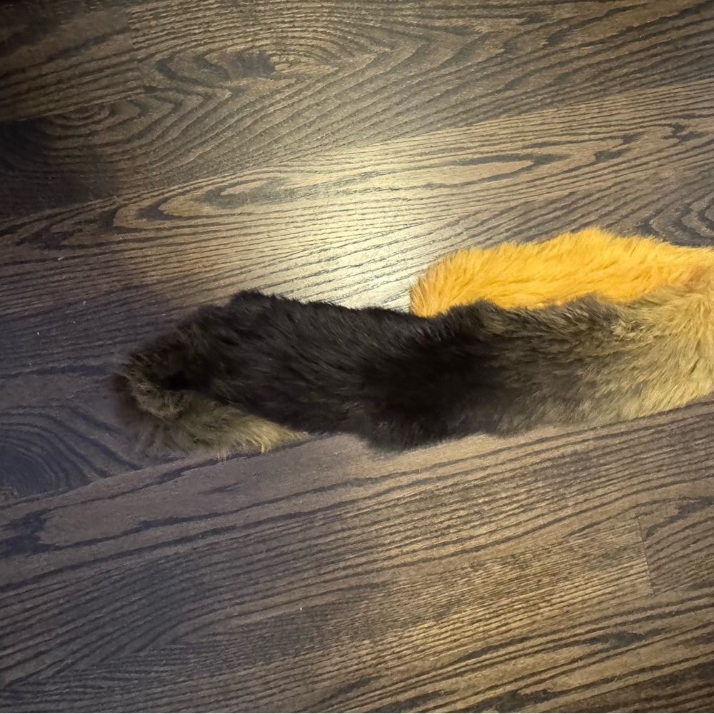 Fur Scarf in Black and Gold